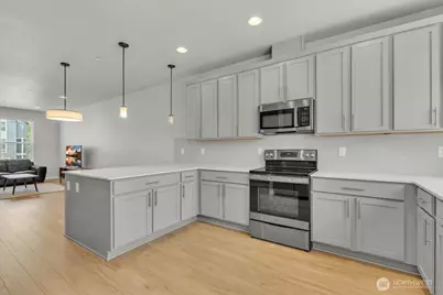 13717 Admiralty Way #H5, Lynnwood, WA 98087 - Photo 8