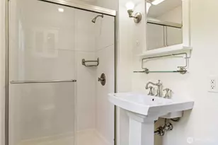 7841 12th Ave NE, Seattle, WA 98115 - Photo 12