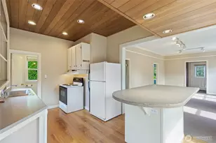 7841 12th Ave NE, Seattle, WA 98115 - Photo 4