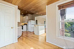 7841 12th Ave NE, Seattle, WA 98115 - Photo 6