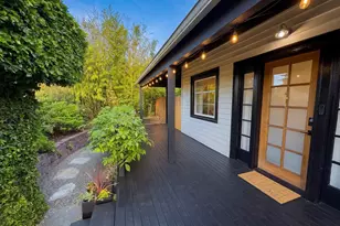 2127 8th St, Bremerton, WA 98312 - Photo 2
