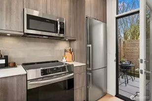 6710 36th Ave SW, Seattle, WA 98126 - Photo 14