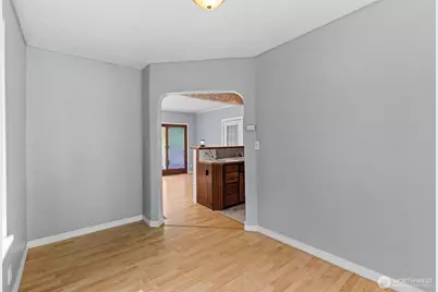 9059 Carkeek Drive S, Seattle, WA 98118 - Photo 8