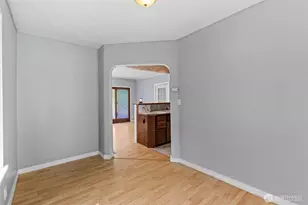 9059 Carkeek Dr S, Seattle, WA 98118 - Photo 8