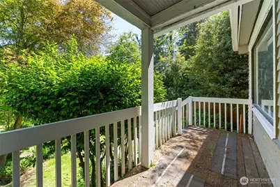 9059 Carkeek Drive S, Seattle, WA 98118 - Photo 20