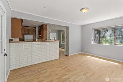 9059 Carkeek Drive S, Seattle, WA 98118 - Photo 2