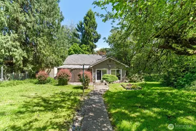 9059 Carkeek Drive S, Seattle, WA 98118 - Photo 18