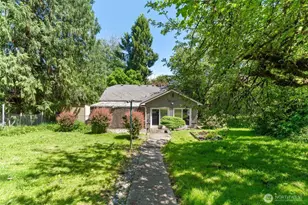 9059 Carkeek Dr S, Seattle, WA 98118 - Photo 18