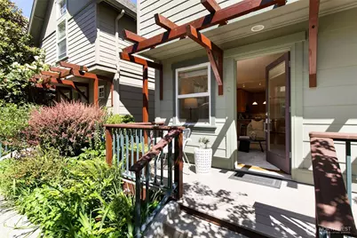 6318 5th Avenue NE, Seattle, WA 98115 - Photo 2