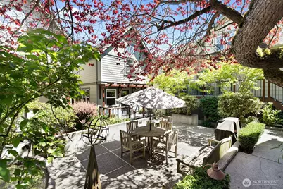 6318 5th Avenue NE, Seattle, WA 98115 - Photo 1