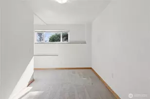 16226 NE 57th St, Redmond, WA 98065 - Photo 32