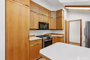 16226 NE 57th St, Redmond, WA 98065 - Photo 10