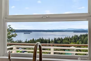 8261 Northrop Pl SW, Seattle, WA 98136 - Photo 4