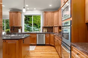 9545 NE Idel Weis Ct, Bainbridge Island, WA 98110 - Photo 12
