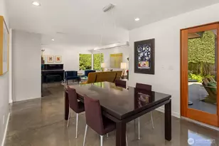 8052 Ridge Dr NE, Seattle, WA 98115 - Photo 10