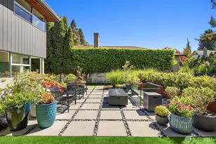 8052 Ridge Dr NE, Seattle, WA 98115 - Photo 36