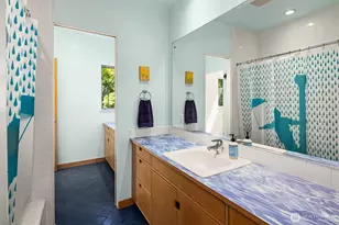 8052 Ridge Dr NE, Seattle, WA 98115 - Photo 24
