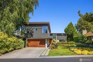 8052 Ridge Dr NE, Seattle, WA 98115 - Photo 2