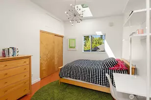 8052 Ridge Dr NE, Seattle, WA 98115 - Photo 26