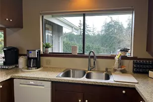 615 Arrowhead Rd, Camano Island, WA 98282 - Photo 32