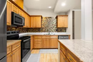 10700 SE 260th St, Kent, WA 98030 - Photo 2
