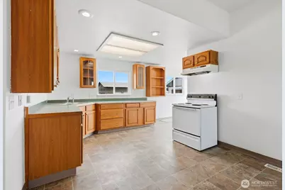 502 W Washington Avenue, Union Gap, WA 98903 - Photo 6