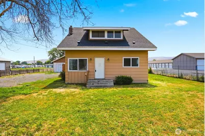 502 W Washington Avenue, Union Gap, WA 98903 - Photo 1