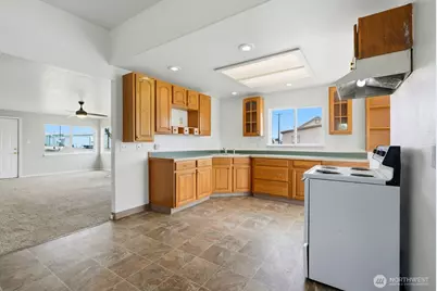 502 W Washington Avenue, Union Gap, WA 98903 - Photo 8