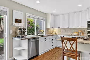 24861 NE 1st Pl, Sammamish, WA 98074 - Photo 10