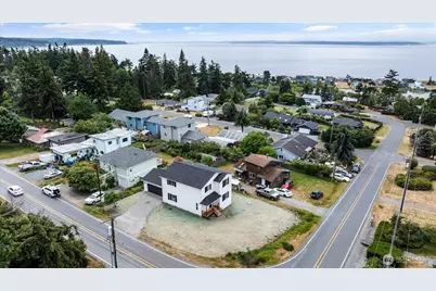 1240 Admirals Drive, Coupeville, WA 98239 - Photo 2