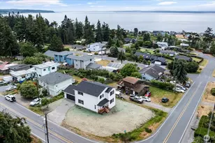 1240 Admirals Dr, Coupeville, WA 98239 - Photo 2