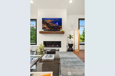 311 34th Avenue E, Seattle, WA 98112 - Photo 6