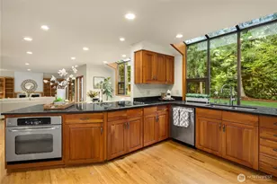 22542 NE 46th St, Redmond, WA 98053 - Photo 12