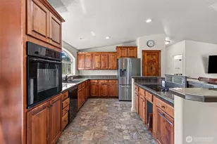 12441 133rd Ave SE, Rainier, WA 98576 - Photo 8