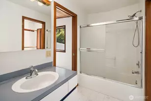 4835 Forest Ave SE, Mercer Island, WA 98040 - Photo 24