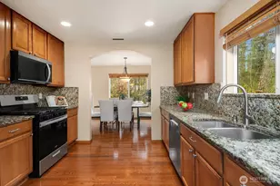 2016 250th Pl SE, Sammamish, WA 98075 - Photo 14