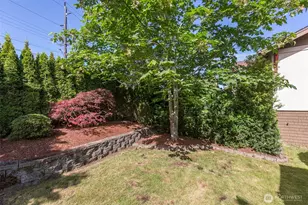 221 W 15th St, Port Angeles, WA 98362 - Photo 2
