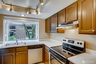 11506 NE 128th St, Kirkland, WA 98034 - Photo 12