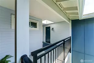 907 N 163rd St, Shoreline, WA 98133 - Photo 2