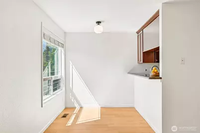 717 NW 70th Street #203, Seattle, WA 98117 - Photo 14