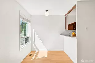 717 NW 70th St, Seattle, WA 98117 - Photo 14
