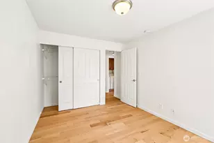 717 NW 70th St, Seattle, WA 98117 - Photo 18