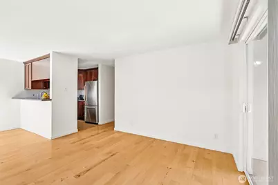 717 NW 70th Street #203, Seattle, WA 98117 - Photo 32