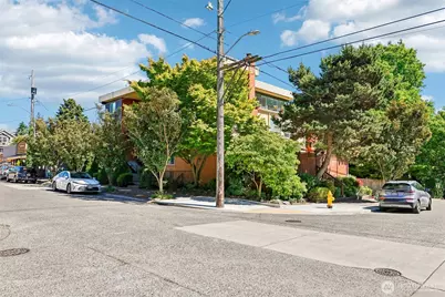 717 NW 70th Street #203, Seattle, WA 98117 - Photo 30