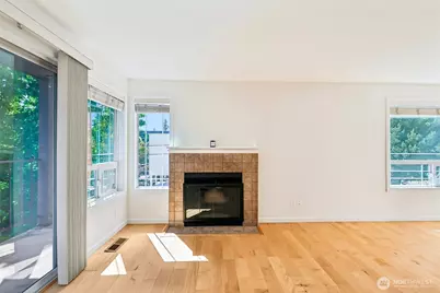 717 NW 70th Street #203, Seattle, WA 98117 - Photo 10