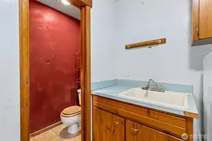 15711 Vail Cut Off Rd SE, Rainier, WA 98576 - Photo 14