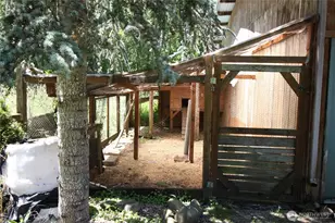 15711 Vail Cut Off Rd SE, Rainier, WA 98576 - Photo 30