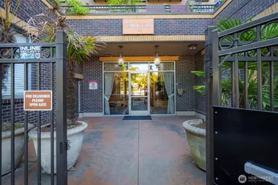 1125 E Olive Street #202, Seattle, WA 98122 - Photo 22