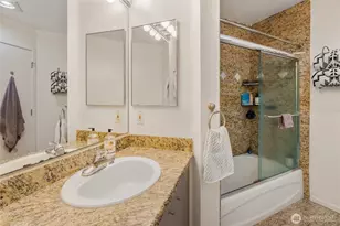 1125 E Olive St, Seattle, WA 98122 - Photo 12