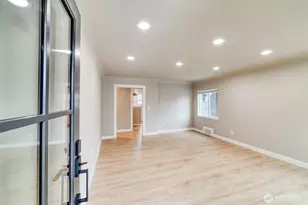 910 E Main St, Auburn, WA 98002 - Photo 2